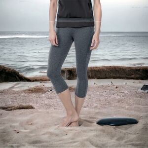 Women Activewear REI Coop Leggings Gray Cropped Pants H-Waist Compression Capri